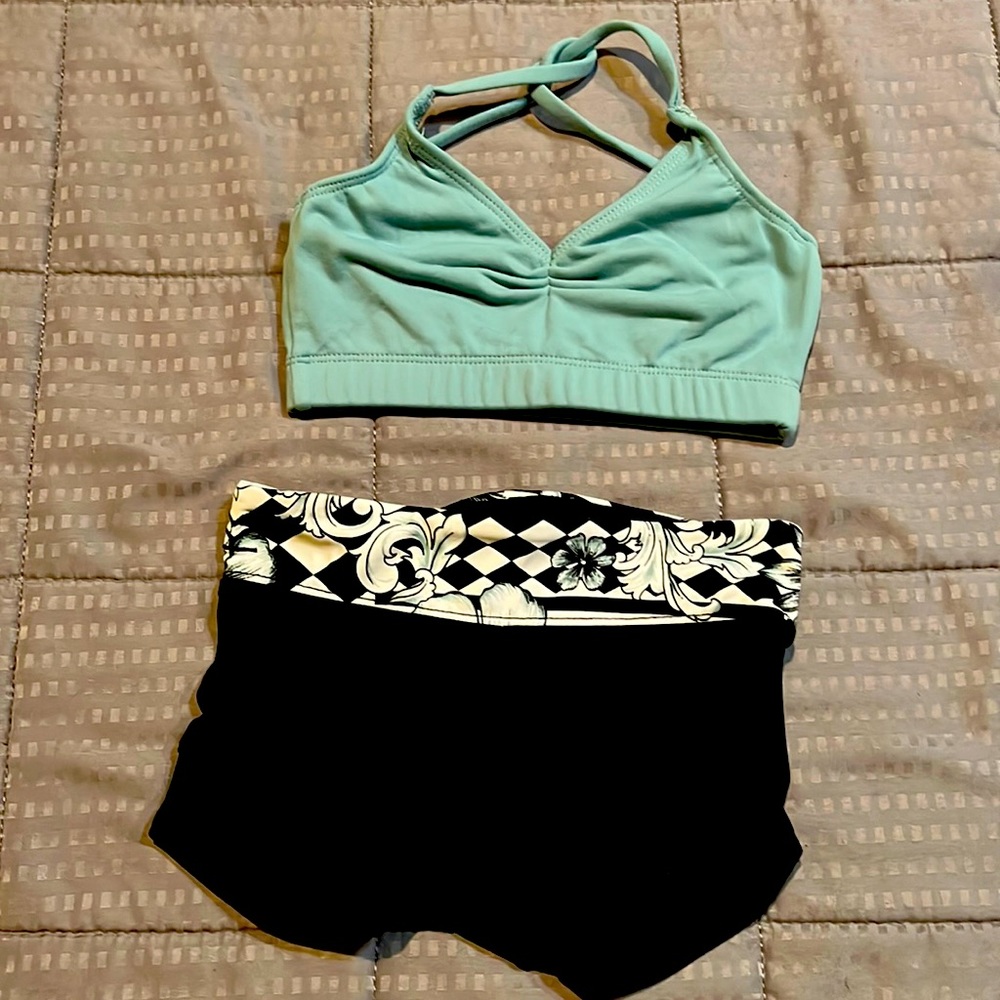 KTNRA Bra top and shorts set, child small